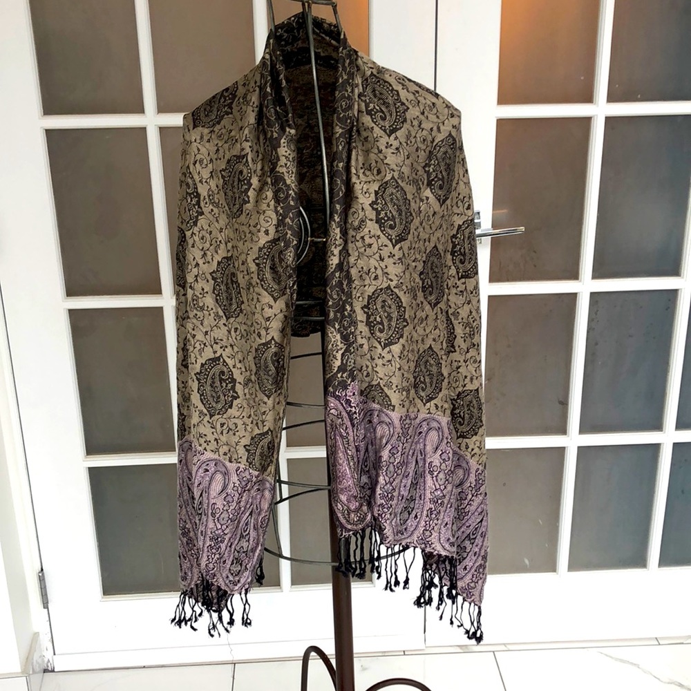 NWOT scarf